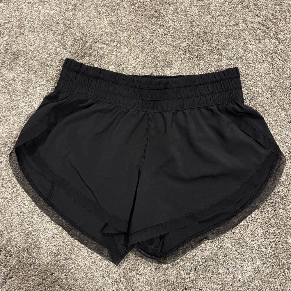 Lululemon Women's Black Athletic Shorts with Mesh Size 6